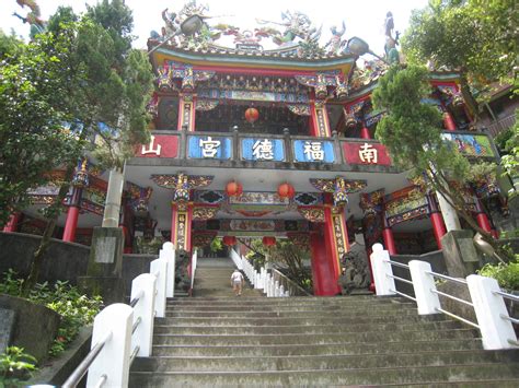 1. 中和烘爐地土地公廟