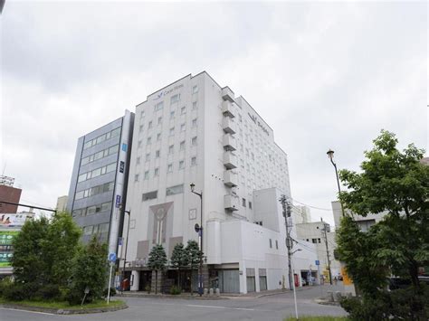 1. 旭川 court hotel 的入住和退房時間是什麼時候？