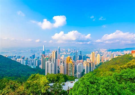 1. Ascend Victoria Peak: Capture the City's Skyline