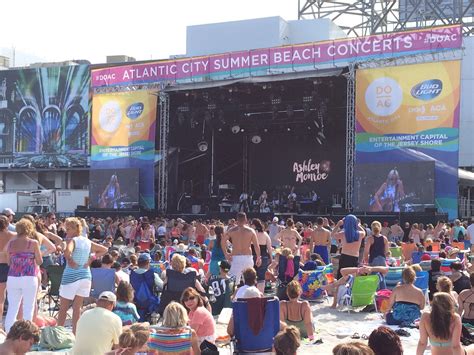 1. Atlantic City Beach: Entertainment Extravaganza