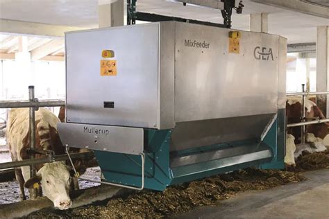 1. Automated Feed Mixing Systems for Enhanced Precision and Efficiency