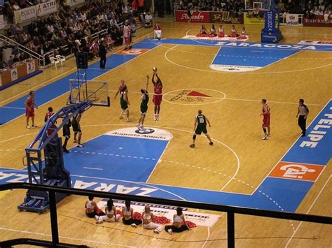 1. Basquetebol: O Reinado da NBA