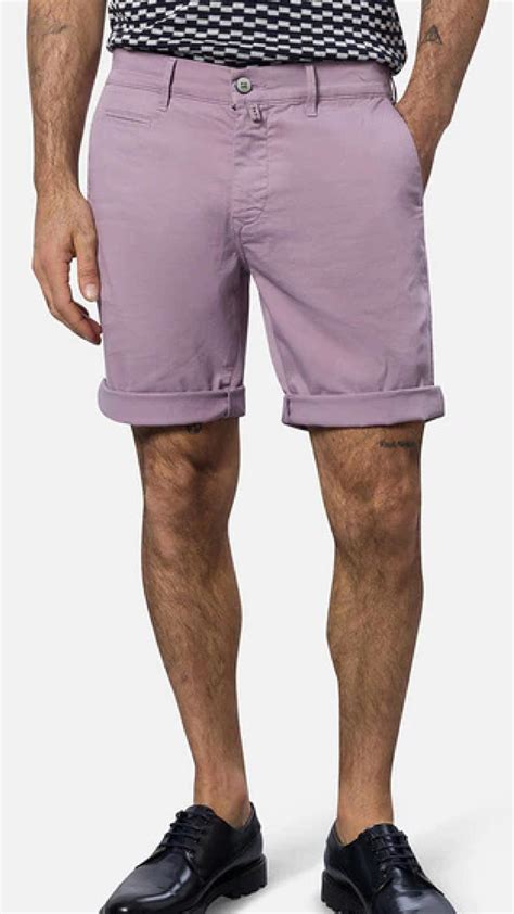 1. Bermudas: