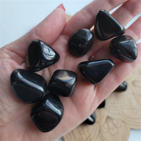 1. Black Obsidian: Protection and Inner Transformation