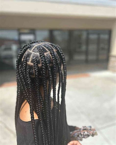 1. Classic Knotless Box Braids