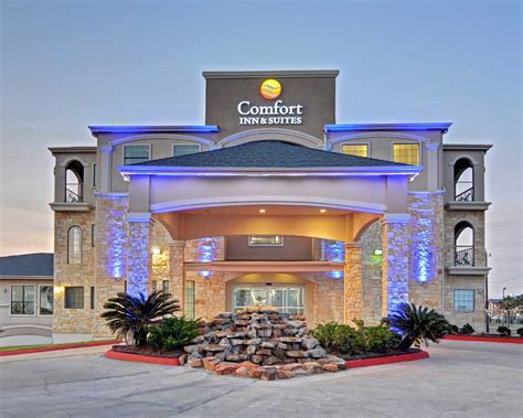 1. Comfort Inn & Suites