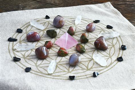 1. Create a Crystal Dream Grid: