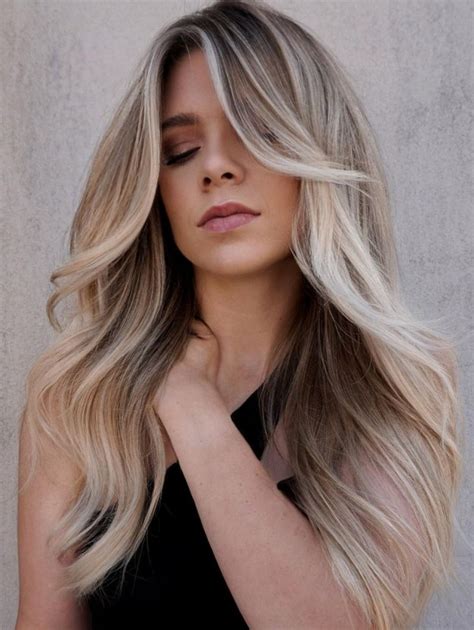 1. Dark Roots Blonde Hair: A Look That's Here to Stay