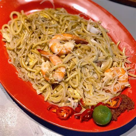 1. Five Star Hokkien Mee (SGD $4)