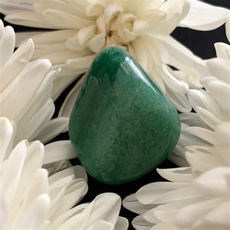 1. Green Aventurine: The Stone of Opportunity