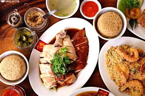 1. Hainanese Delicacies at Wee Nam Kee: A Timeless Classic