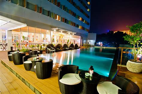 1. Harris Hotel Batam Center