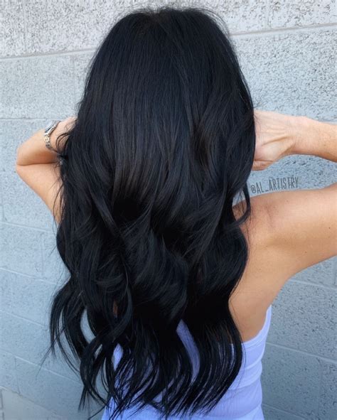 1. Jet black hair color is flattering on all skin tones.