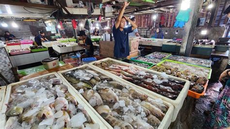 1. Jimbaran Fish Market: A Seafood Extravaganza