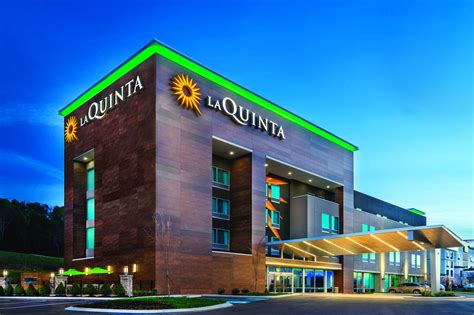 1. La Quinta Inn & Suites by Wyndham Amarillo I-40 West