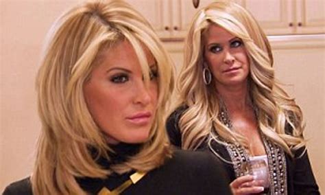 1. Length: A Kim Zolciak wig is typically chin-length.