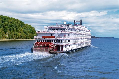 1. Mississippi River Cruises: From the Heart of New Orleans