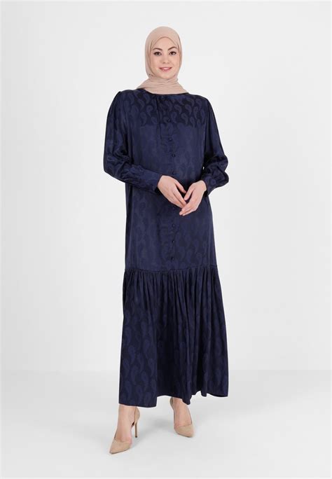 1. Modanisa Jacquard Maxi Dress