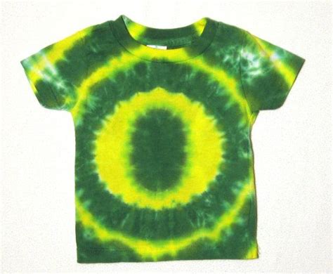 1. Oregon Ducks: Tie-Dye Rainbow (2017)