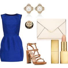 1. Pair the dress with neutral accessories.