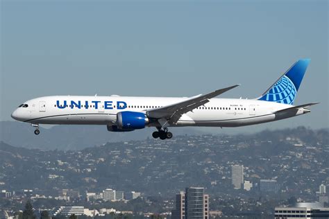 1. Record-Breaking Order from United Airlines: