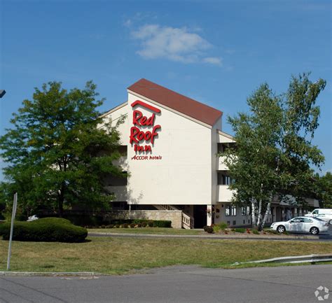 1. Red Roof Inn Syracuse