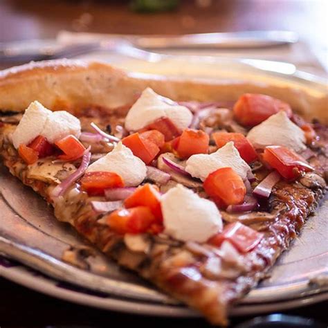 1. Satchel's Pizza: The Perfect Slice