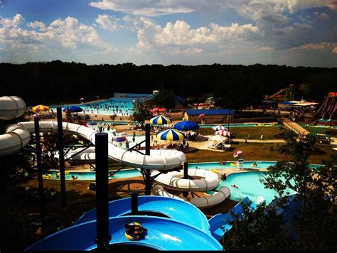 1. Splash Kingdom Waterpark