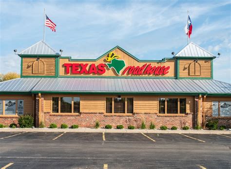 1. Texas Roadhouse (Accommodates up to 100 Guests)