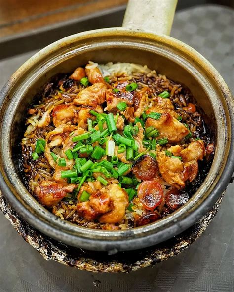 1. The Allure of Claypot Rice