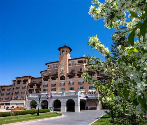 1. The Broadmoor: A Legendary Luxury Oasis in Colorado Springs