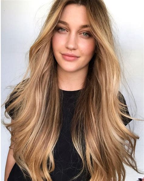 1. The Magic of Honey Balayage: A Delicate Balance