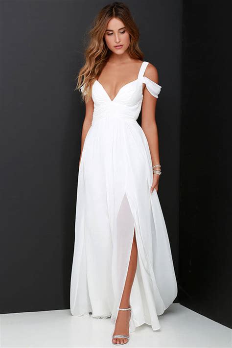 1. The Maxi Goddess Dress: Romantic Elegance