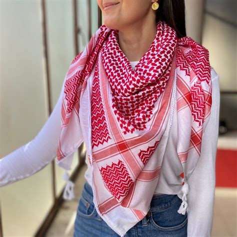 1. Traditional Keffiyeh: