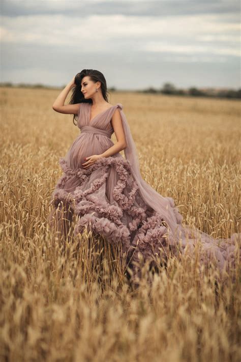 1. Types of Maternity Dresses for Photoshoots