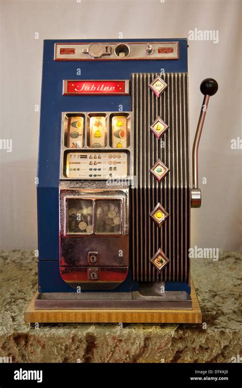 1. Unveiling the Classic Charm of Mechanical Slot Machines