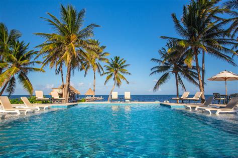 1. Victoria House Resort & Spa: Unparalleled Luxury on the Beach