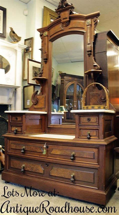 1. Victorian Dressers (1837-1901)