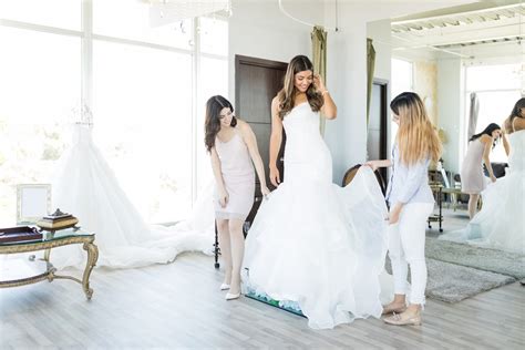 1. What to Consider When Choosing a Wedding Dress