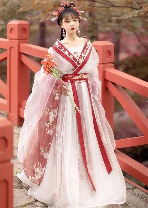 1. White Hanfu