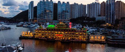 1. Witness the Majestic Jumbo Floating Restaurant