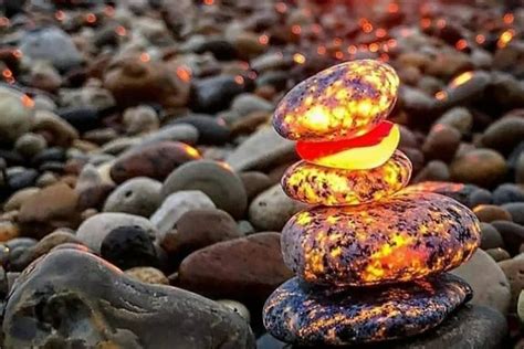 10,000+ Brilliantly Glowing Rocks: Unlocking a World of Darkness