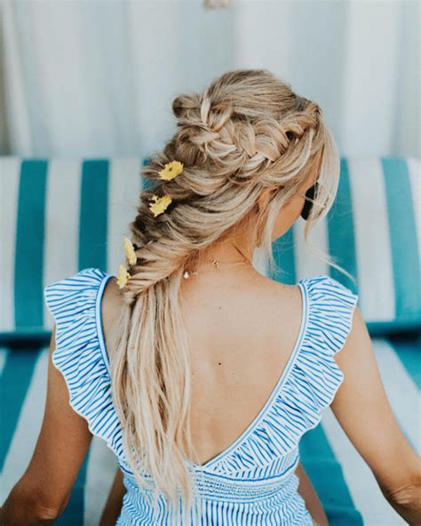 10,000+ Chic Poolside Hairstyles for Effortless Glamour