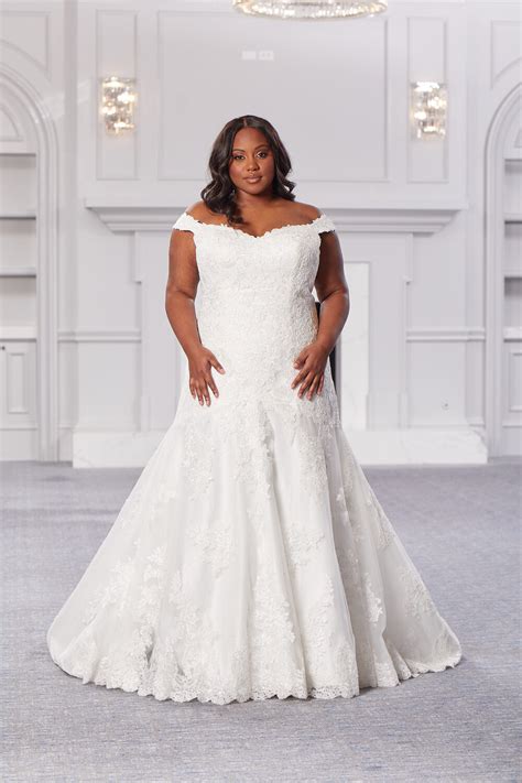 10,000+ Curvy Wedding Dresses for the Perfect Bridal Look