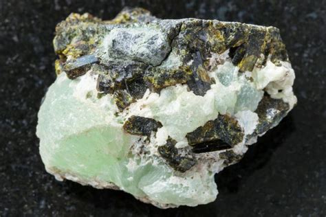 10,000+ Fascinating Facts about Yellow and Green Crystals