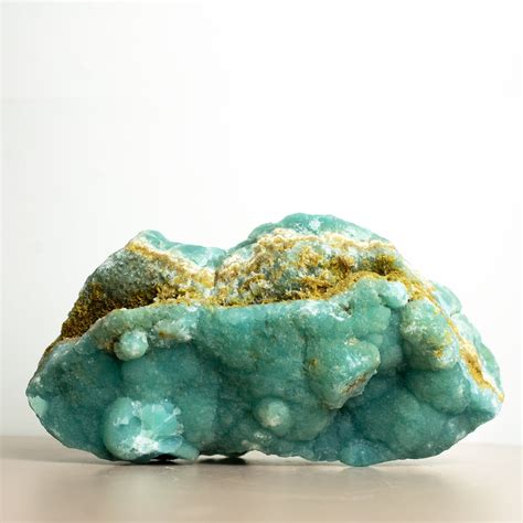 10,000+ Scintillating Smithsonite Crystals: An Enthralling Geological Wonder