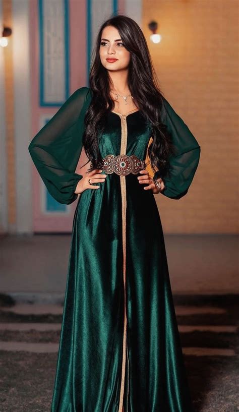 10,000+ Stunning Arabic Dresses: A Guide to the World of Modesty and Elegance