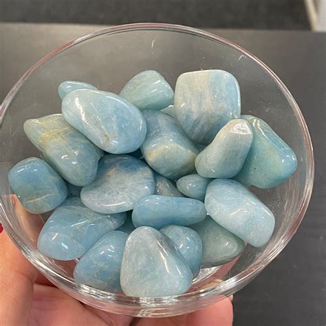 10,000+ Tumbled Aquamarine Stones: Unlocking Versatility