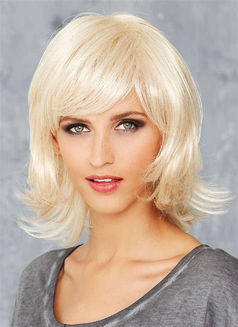 10,000+ Word Guide to Short Blonde Wigs