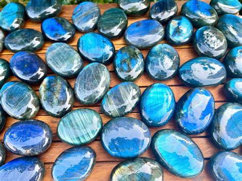 10,000+ Words on Labradorite: Your Comprehensive Guide